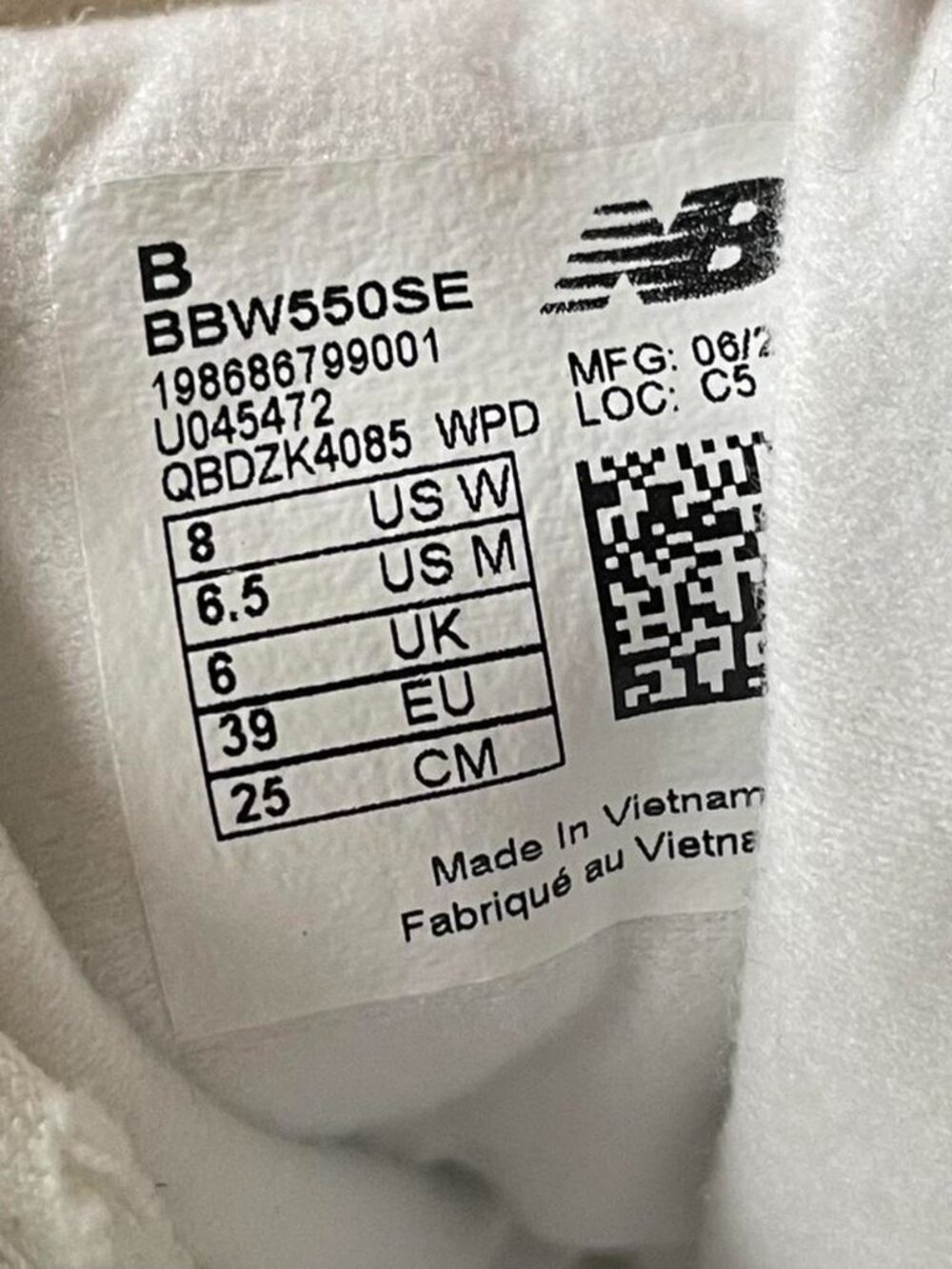 Women's New Balance 550 Sneakers - Colorway: Sea Salt/New Spruce - size 8 - New! - Picture 6 of 6